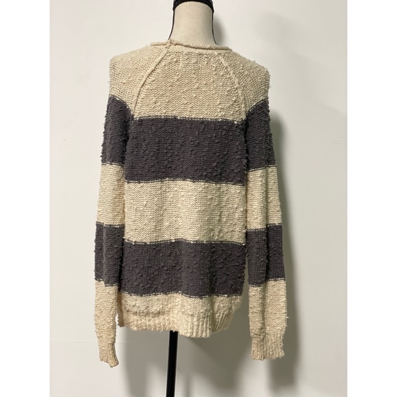 *SOLD* LA Hearts V-Neck Sweater Gray & White Size M - Picture 3 of 3